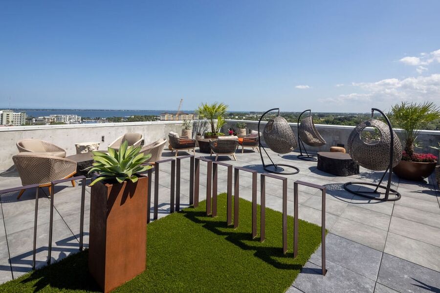 Landing Rooftop 4 Melbourne Fl