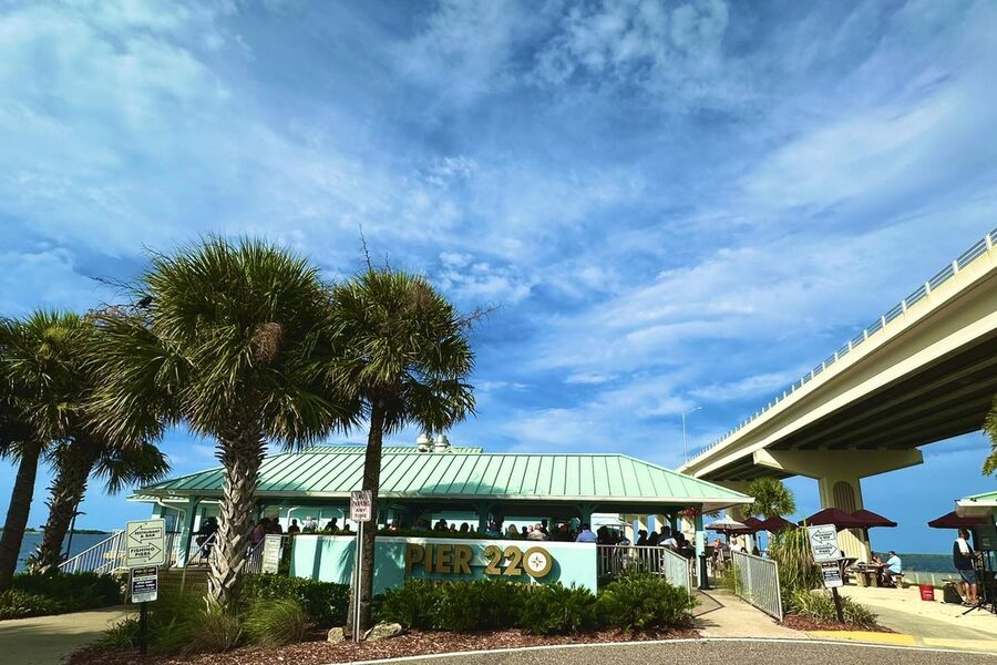 Pier 220 Seafood And Grill Front