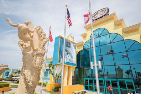Ron Jon Exterior 2