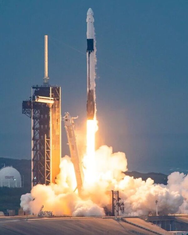 SpaceX Starlink Falcon Rocket 